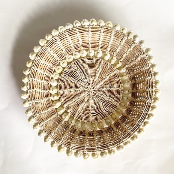 round woven straw dish basket cowrie shells catch all boho beach decor accents - Picture 2 of 6